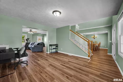 Entry Way - 1102 Chippewa St, Normal, IL 61761 photo 2 of 3