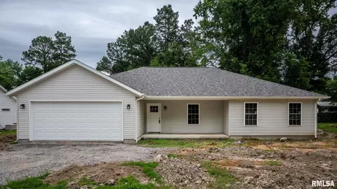 635 Anderson St, Carterville, IL 62918