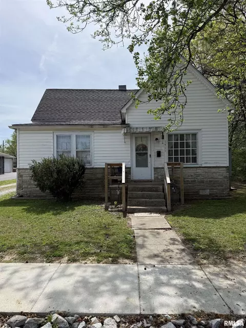 1411 W Walnut St, Marion, IL 62959