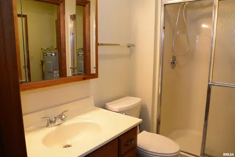 Bath - 225 Pinecrest Dr, Macomb, IL 61455 photo 1 of 2