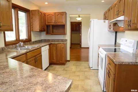 Kitchen - 225 Pinecrest Dr, Macomb, IL 61455 photo 2 of 4