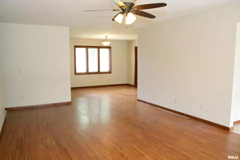 Living - 225 Pinecrest Dr, Macomb, IL 61455 photo 2 of 4