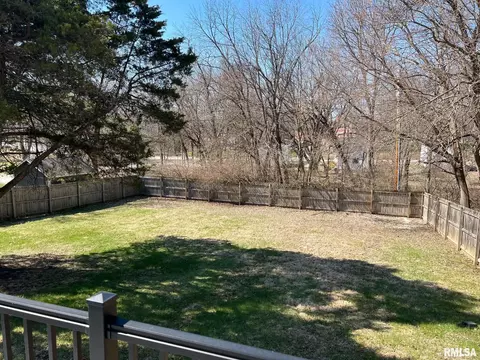 Exterior - 724 S Campbell St, Macomb, IL 61455 photo 5 of 5