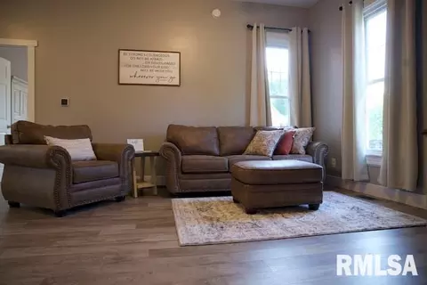 Living - 724 S Campbell St, Macomb, IL 61455 photo 3 of 3