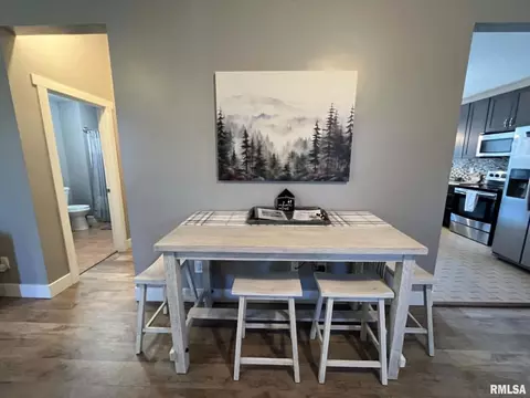 Dining - 724 S Campbell St, Macomb, IL 61455 photo 1 of 1