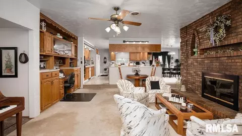 Other - 604 E Clark St, Marion, IL 62959 photo 2 of 4
