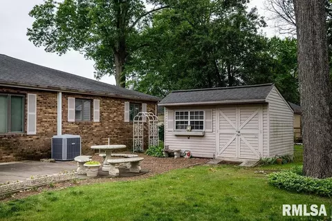 Exterior - 604 E Clark St, Marion, IL 62959 photo 8 of 12