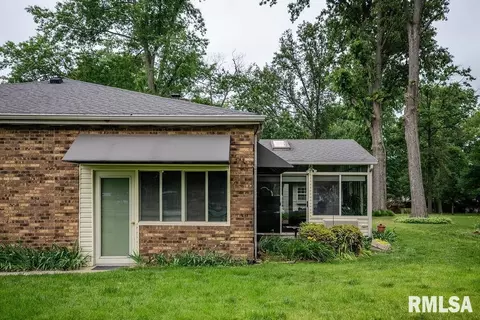 Exterior - 604 E Clark St, Marion, IL 62959 photo 6 of 12