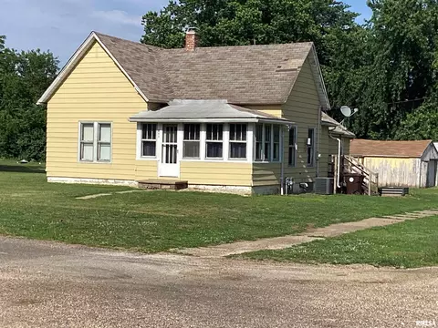 Exterior - 301 E 2nd St, Kingston Mines, IL 61539 photo 2 of 11