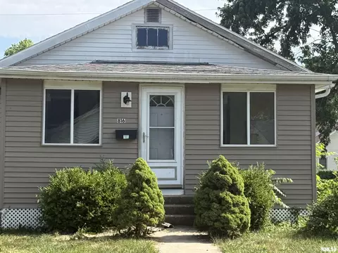 816 Saint Julian St, Pekin, IL 61554
