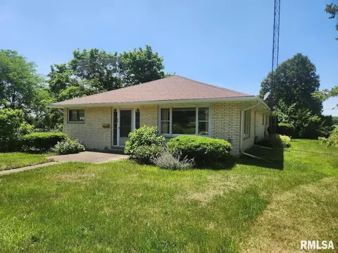 300 N 3rd St, Wyoming, IL 61491