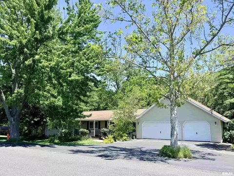 8114 N Ford Rd, Edwards, IL 61528