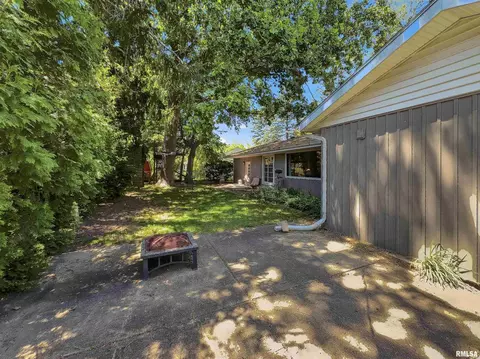 Exterior - 3 Wilmette Dr, Normal, IL 61761 photo 4 of 7