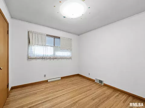 Bedroom - 3 Wilmette Dr, Normal, IL 61761 photo 3 of 7