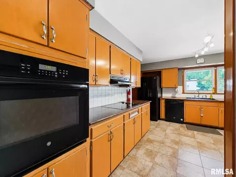 Kitchen - 3 Wilmette Dr, Normal, IL 61761 photo 1 of 3