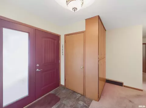 Entry Way - 3 Wilmette Dr, Normal, IL 61761 photo 1 of 3