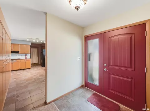 Entry Way - 3 Wilmette Dr, Normal, IL 61761 photo 2 of 3