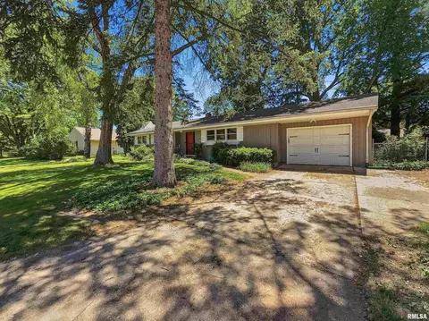Exterior - 3 Wilmette Dr, Normal, IL 61761 photo 6 of 7