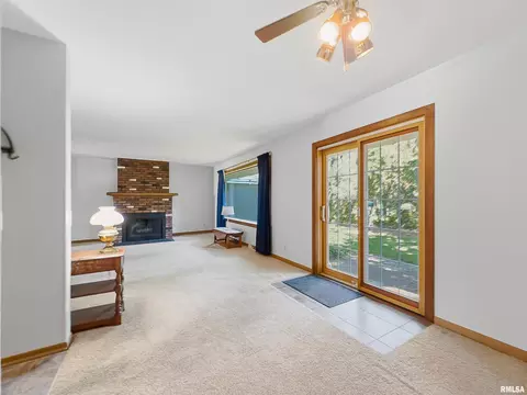 Living - 3 Wilmette Dr, Normal, IL 61761 photo 2 of 5