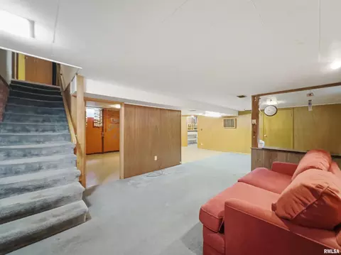 Living - 3 Wilmette Dr, Normal, IL 61761 photo 4 of 5