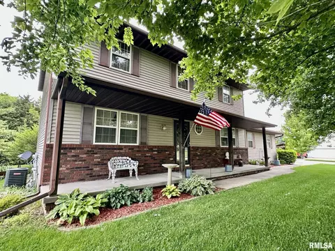 7 Cranford Dr, Washington, IL 61571