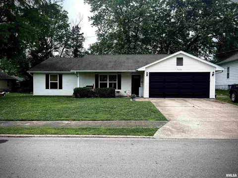 702 S Madison St, Marion, IL 62959