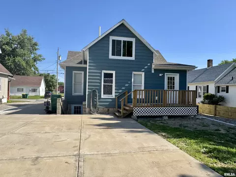 Exterior - 321 W Jefferson St, Macomb, IL 61455 photo 7 of 9