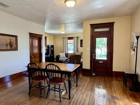 Dining - 321 W Jefferson St, Macomb, IL 61455 photo 1 of 4