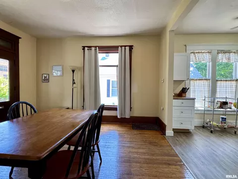 Dining - 321 W Jefferson St, Macomb, IL 61455 photo 4 of 4