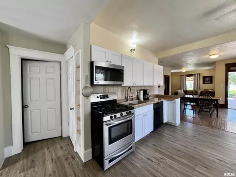 Kitchen - 321 W Jefferson St, Macomb, IL 61455 photo 1 of 4