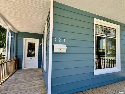 Exterior - 321 W Jefferson St, Macomb, IL 61455 photo 5 of 9