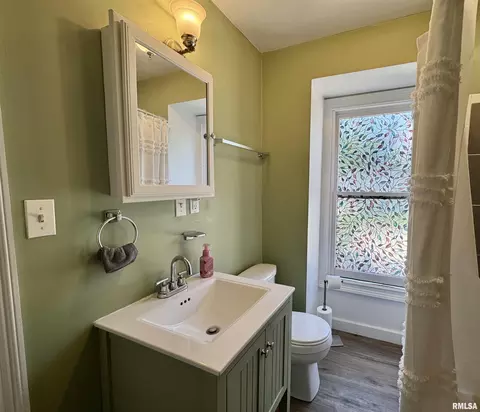 Bath - 321 W Jefferson St, Macomb, IL 61455 photo 3 of 3
