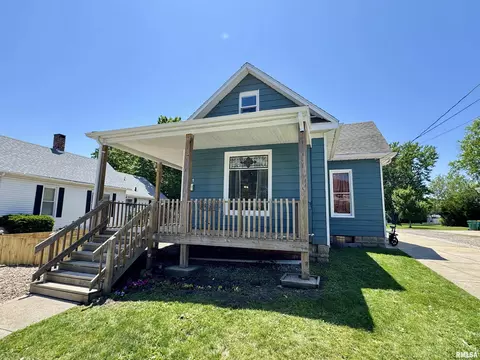Exterior - 321 W Jefferson St, Macomb, IL 61455 photo 2 of 9
