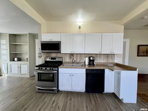 Kitchen - 321 W Jefferson St, Macomb, IL 61455 photo 2 of 4