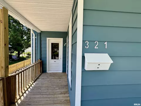 Exterior - 321 W Jefferson St, Macomb, IL 61455 photo 6 of 9