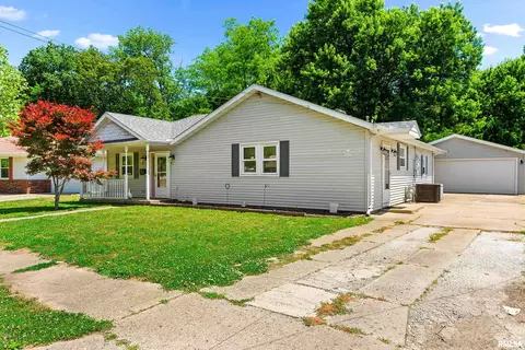 217 Frontenac Rd, Marquette Heights, IL 61554