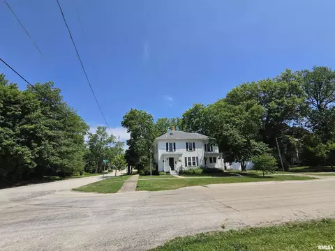 26 NW 3rd St, Galva, IL 61434