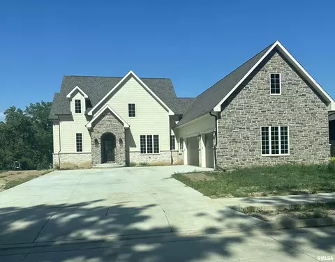 10832 N Hunters Trail Ct, Peoria, IL 61615