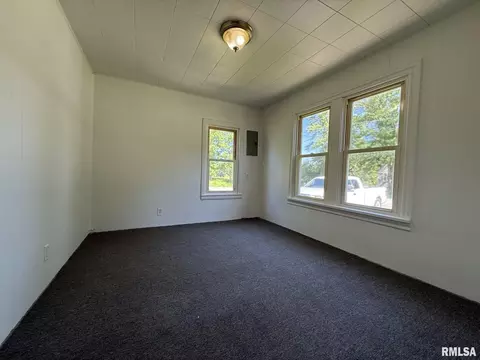 909 Elm St, Macomb, IL 61455 photo 6