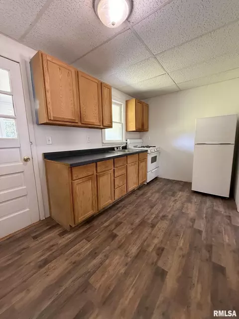 909 Elm St, Macomb, IL 61455 photo 5