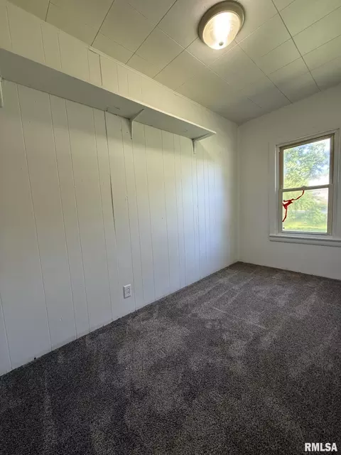 909 Elm St, Macomb, IL 61455 photo 8