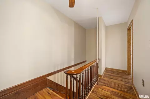 Entry Way - 1014 Bricktown Rd, Lowpoint, IL 61545 photo 3 of 5