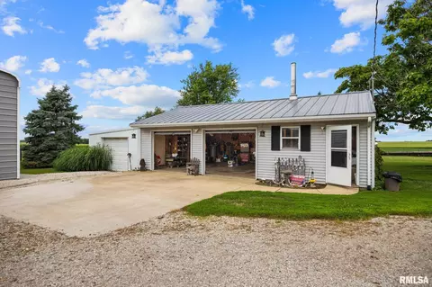 Exterior - 1014 Bricktown Rd, Lowpoint, IL 61545 photo 11 of 14