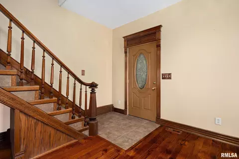 Entry Way - 1014 Bricktown Rd, Lowpoint, IL 61545 photo 1 of 5