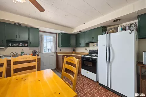 Kitchen - 1014 Bricktown Rd, Lowpoint, IL 61545 photo 3 of 3