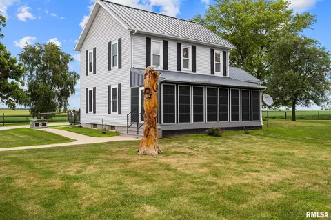 Exterior - 1014 Bricktown Rd, Lowpoint, IL 61545 photo 2 of 14