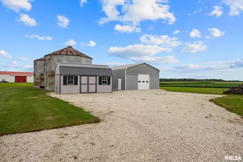 Exterior - 1014 Bricktown Rd, Lowpoint, IL 61545 photo 12 of 14