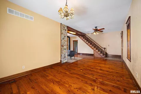 Living - 1014 Bricktown Rd, Lowpoint, IL 61545 photo 4 of 5