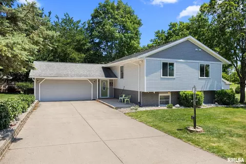 212 N Ostrom Ave, Princeville, IL 61559