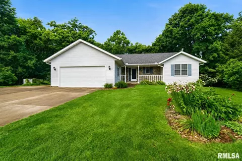 120 Hollands Grove Ln, Washington, IL 61571
